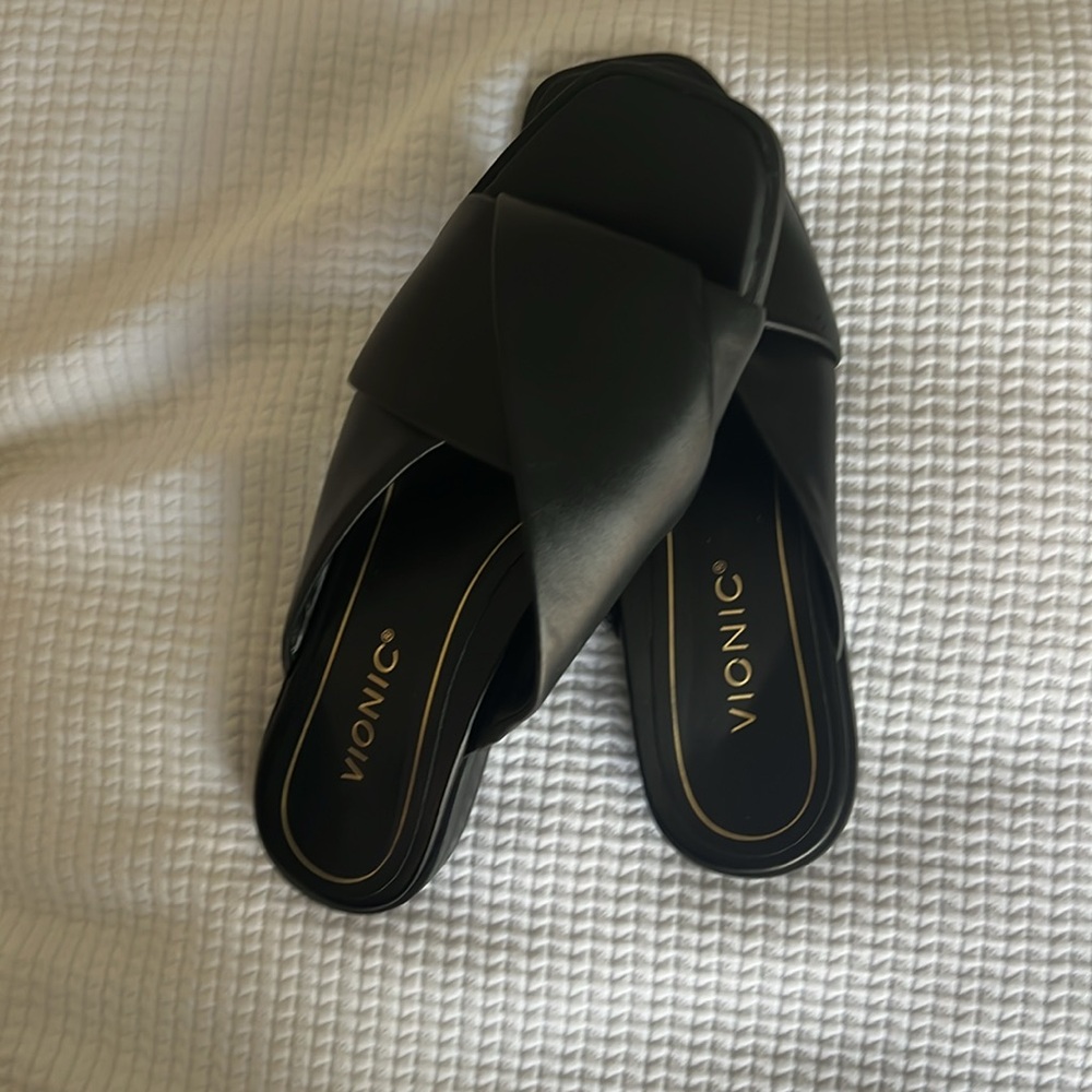 Vionic Miramar Women's Slide Sandal - Picture 6 of 8